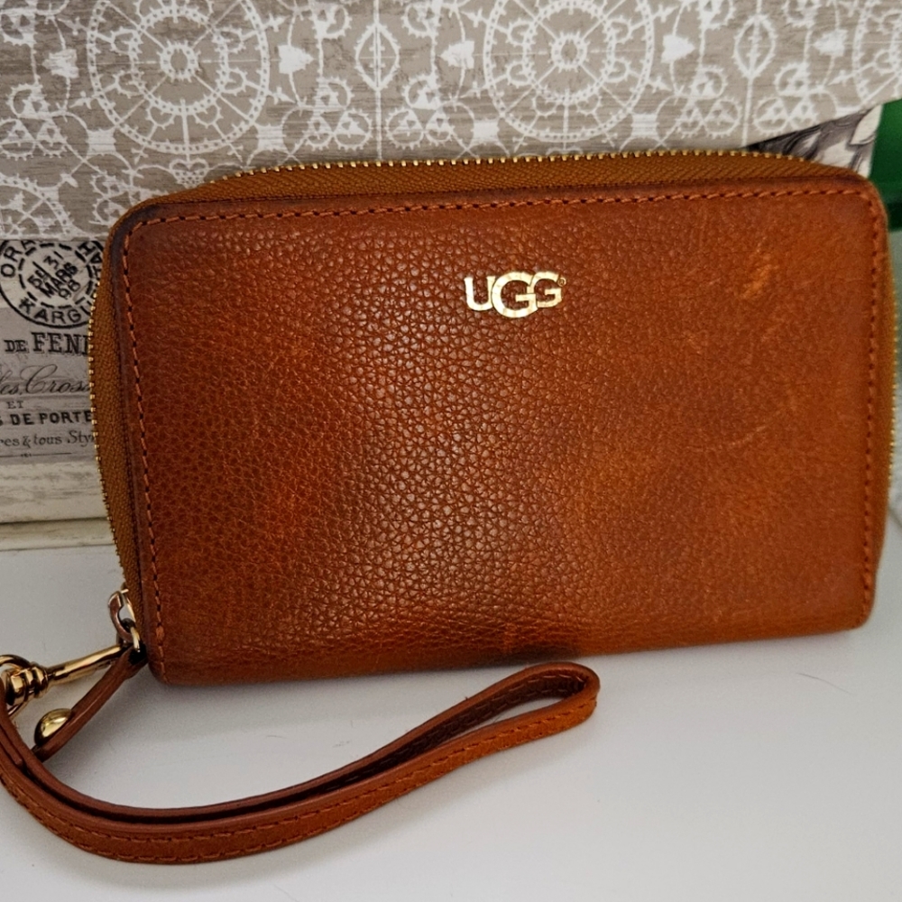 Ugg brown leather wristlet women wallet